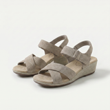 Holly – Elegância Quente em Taupe Suave